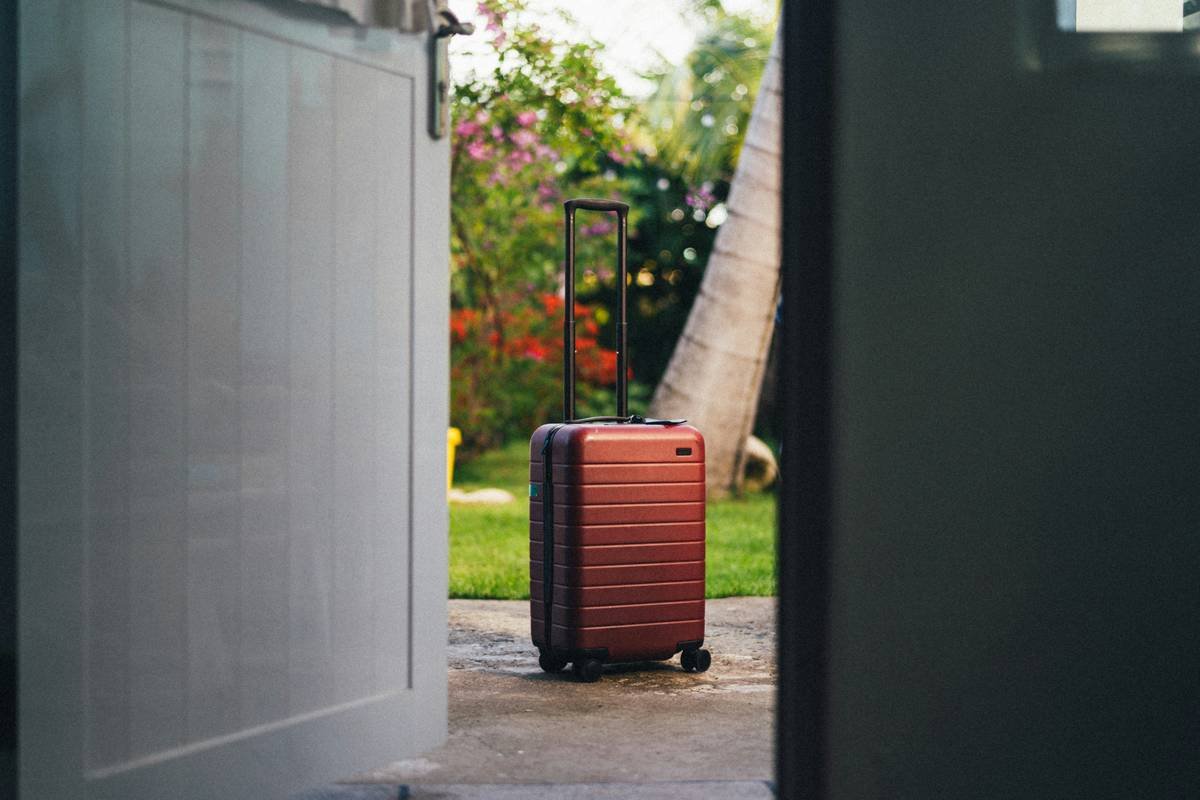 Space Saving Minimalist: Why Expandable Luggage is a Game-Changer