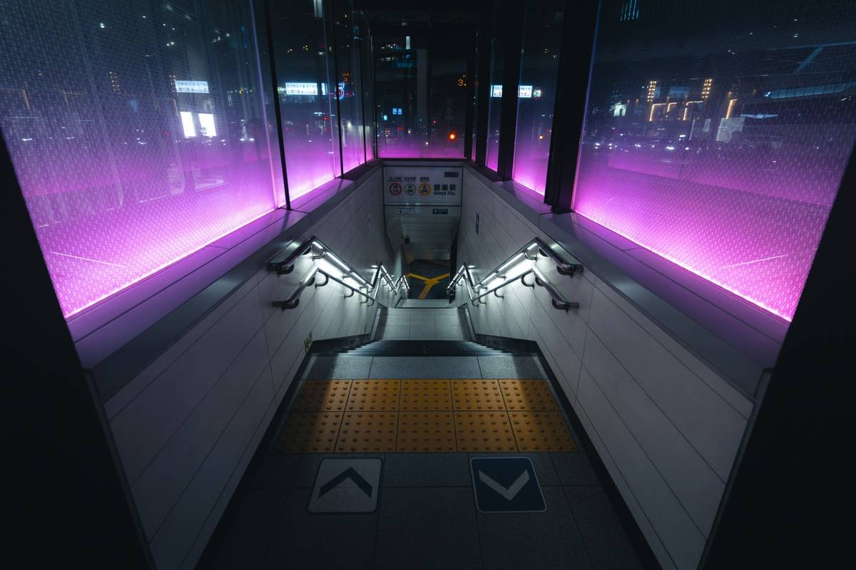 Packing cubes used within an expandable suitcase to organize clothing neatly