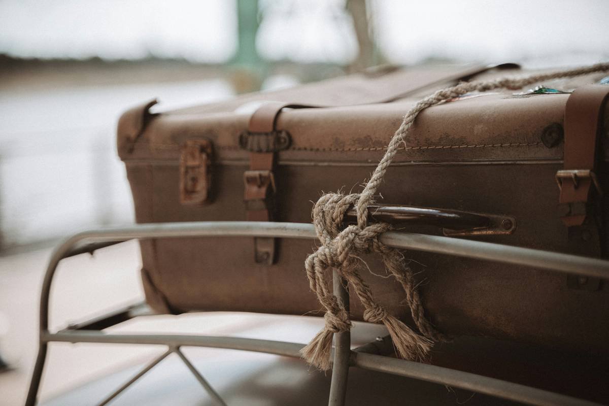 Why Your Next Trip Needs a Space Saving Minimalist Tote (And How to Pick the Right One)