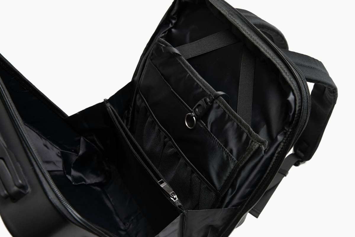 Side-by-side diagram showing compact vs expanded flex pack efficient tote with dimensions labeled