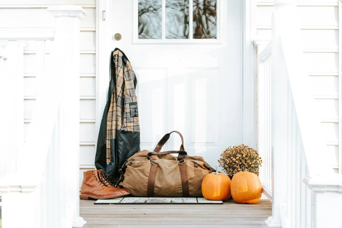 Space Saver Expandable Duffel: Your Secret Weapon for Overpackers and Last-Minute Trippers