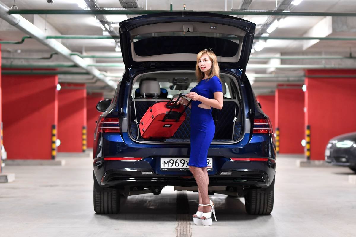 Expandable Hard Case Luggage: Your Secret Weapon for Overpackers (Without the Fees)